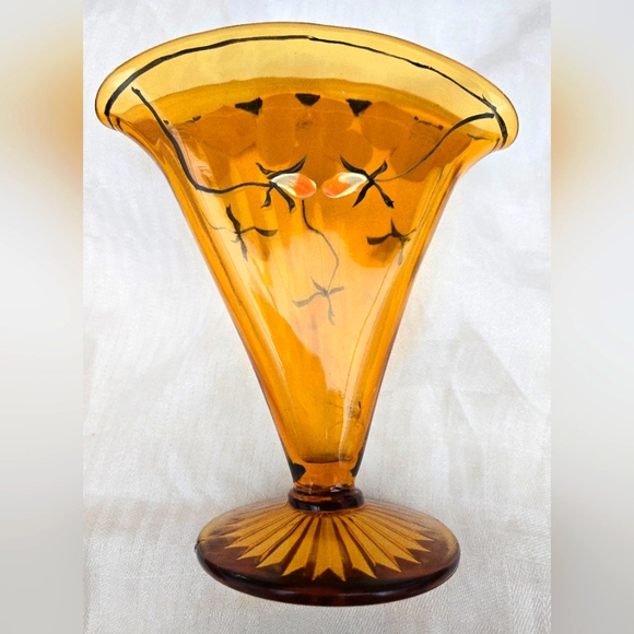Antique Handpainted Amber Glass Vase, 7"H x 6" W at the top x2.5" deep - Picture 2 of 7